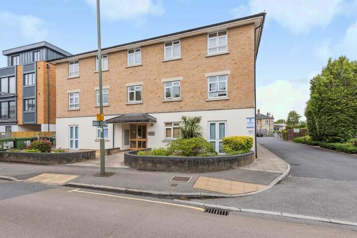 2 Bedroom Flat To Rent In Staines-Upon-Thames, Surrey, TW18