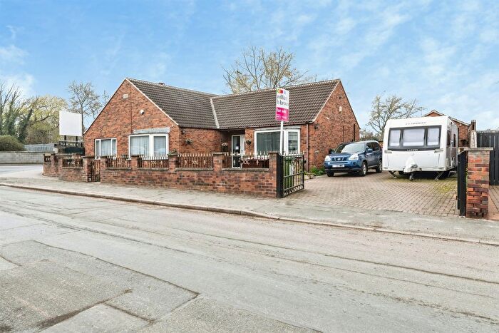 3 Bedroom Detached Bungalow For Sale In Womersley Road, Knottingley, WF11