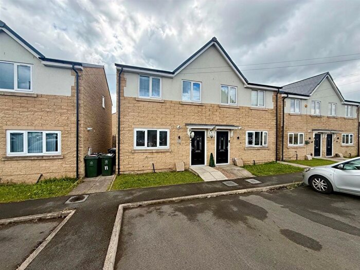 3 Bedroom Semi-Detached House For Sale In Tunwell Street, Eccleshill, Bradford, BD2