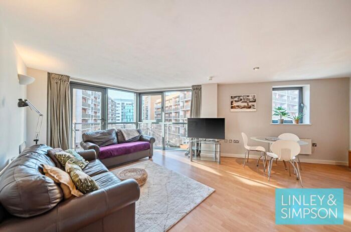 2 Bedroom Flat For Sale In Velocity West, City Walk, Leeds, Uk, LS11