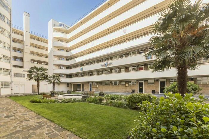 3 Bedroom Flat To Rent In Sheen Road, Richmond, TW9