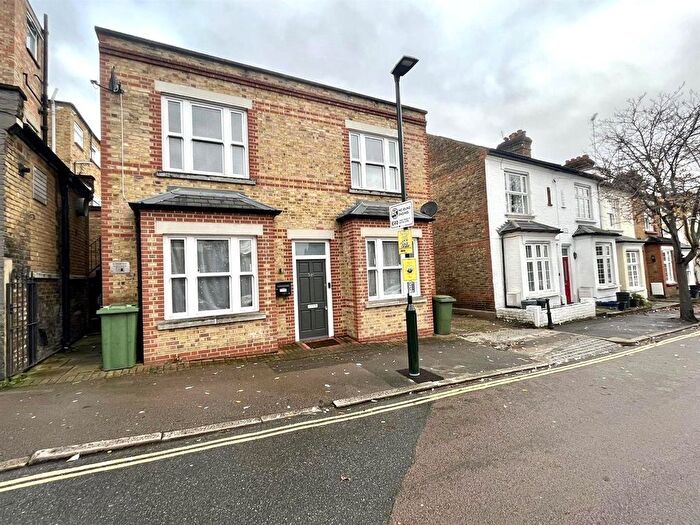 1 Bedroom Flat To Rent In Sheen Road, Richmond, TW9