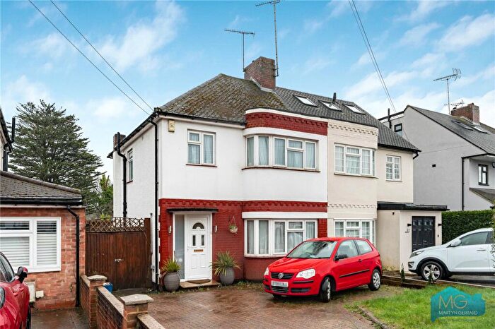 3 Bedroom Semi Detached House For Sale In Devonshire Road, London, NW7