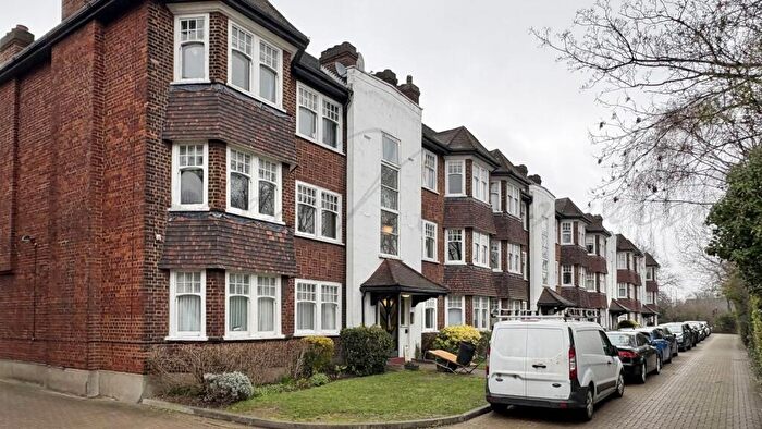 2 Bedroom Flat To Rent In Hainault Court, Forest Rise, London, E17