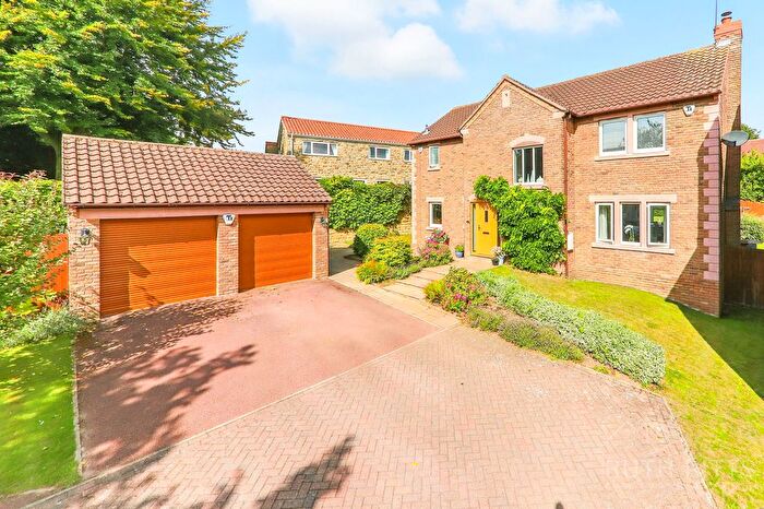 4 Bedroom Detached House For Sale In Saddlers Grove, Badsworth, WF9