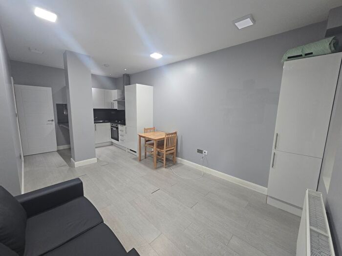 1 Bedroom Flat To Rent In Norwood Road, London, SE27