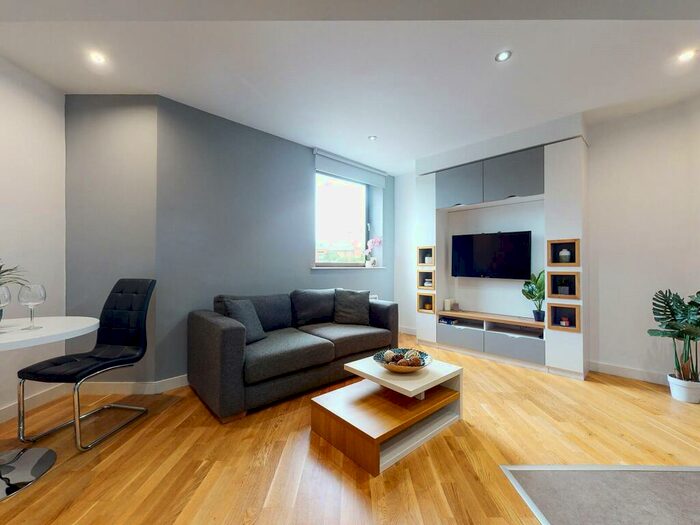 Apartment To Rent In Apt, Q Two Residence #, LS1