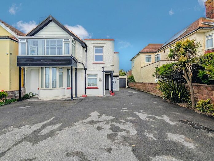 2 Bedroom Flat For Sale In Brighton Road, Worthing, BN11
