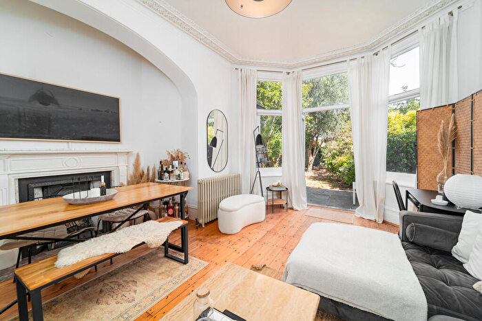 3 Bedroom Apartment For Sale In Rosebery Gardens, Crouch End, N8