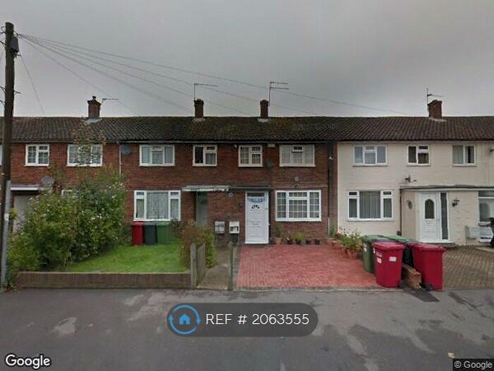 4 Bedroom Terraced House To Rent In Reddington Drive, Slough, SL3
