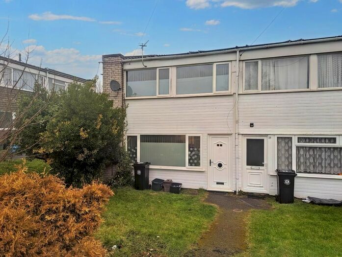 3 Bedroom Property To Rent In Bifield Gardens, Stockwood, Bristol, BS14