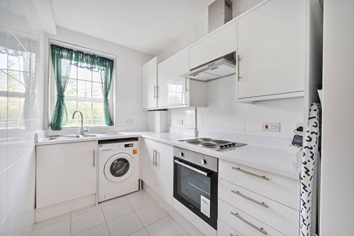 1 Bedroom Flat To Rent In Western Avenue, Ealing, London, W5