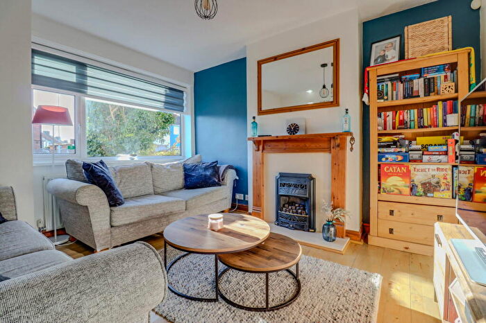 3 Bedroom Semi-Detached House For Sale In Wardens Walk, Leicester Forest East, LE3