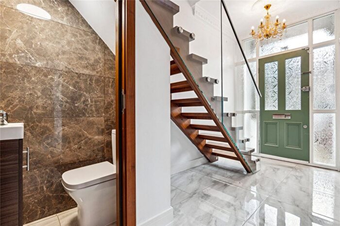 4 Bedroom End Of Terrace House To Rent In Abdale Road, White City, W12