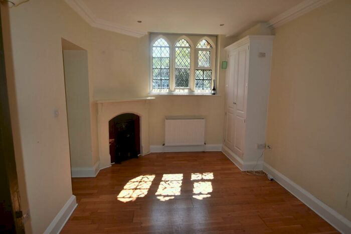 1 Bedroom Apartment To Rent In Hatch Lane, Windsor, Berkshire, SL4