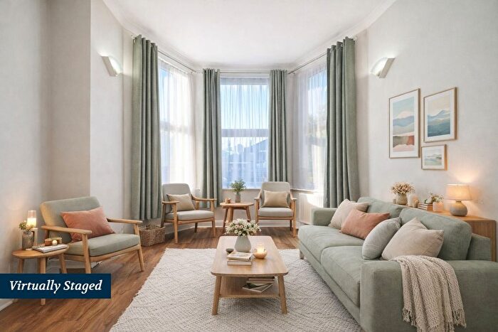 1 Bedroom Flat To Rent In Shoot Up Hill, Kilburn, NW2