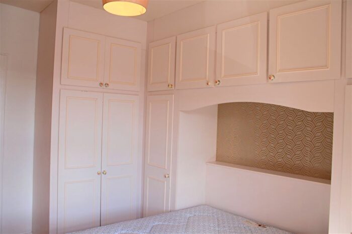 2 Bedroom Flat To Rent In Portobello Road, Edinburgh, EH8