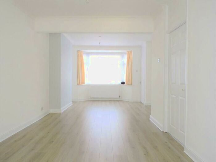 3 Bedroom Terraced House To Rent In Northfield Road, EN8