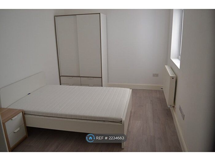 1 Bedroom Flat To Rent In Albert Road, Ilford, IG1