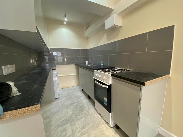 1 Bedroom Flat To Rent In Station Parade, Kenton Lane, Harrow, HA3