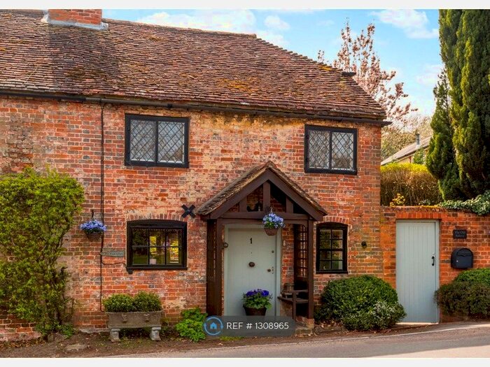3 Bedroom Semi-Detached House To Rent In Seale Lodge Cottages, Farnham GU10