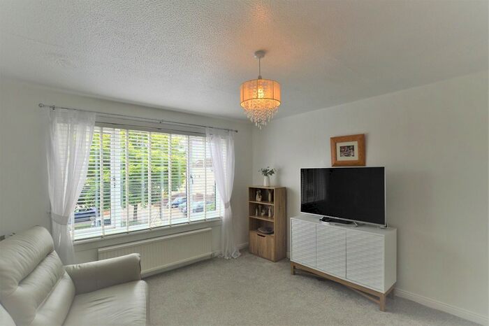 3 Bedroom End Of Terrace House For Sale In Busbiehead, Girdle Toll, Irvine, KA11