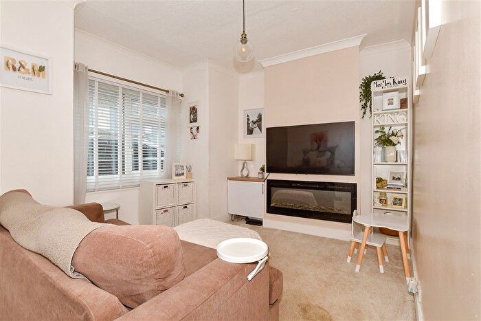 2 Bedroom End Terrace House For Sale In North Road, Queenborough, Sheerness, Kent, ME11
