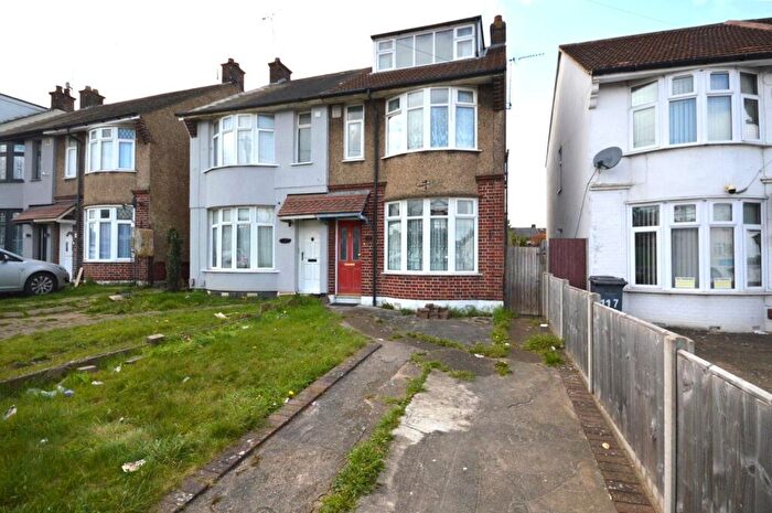 2 Bedroom Semi Detached House For Sale In Bishopscote Road, Luton, Bedfordshire, LU3