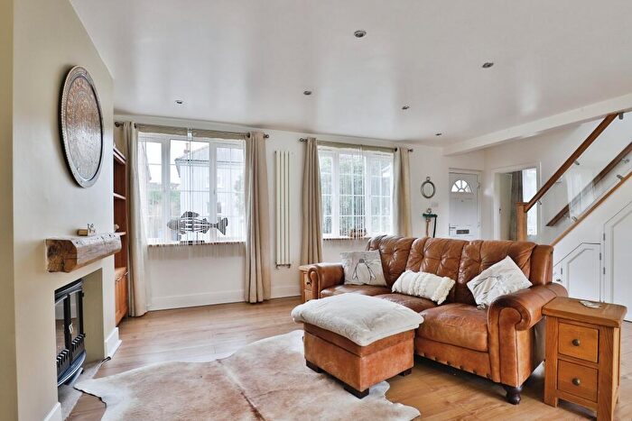 4 Bedroom Detached House For Sale In Glencoe Road, Poole, BH12