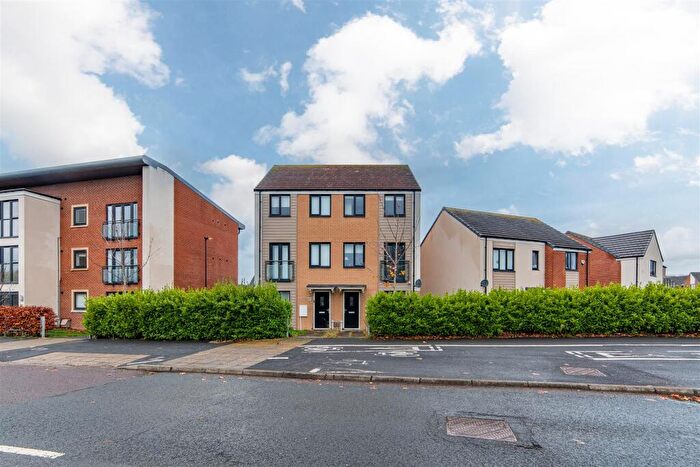 3 Bedroom Town House For Sale In Sir Bobby Robson Way, Great Park, NE13