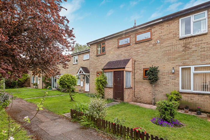 3 Bedroom Terraced House For Sale In Lee Close, Kidlington, OX5