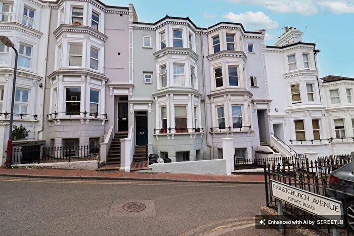 2 Bedroom Flat To Rent In South Grove, Tunbridge Wells, TN1