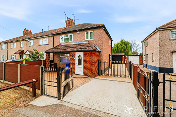 4 Bedroom Semi Detached House For Sale In Brennan Road, Tilbury, RM18