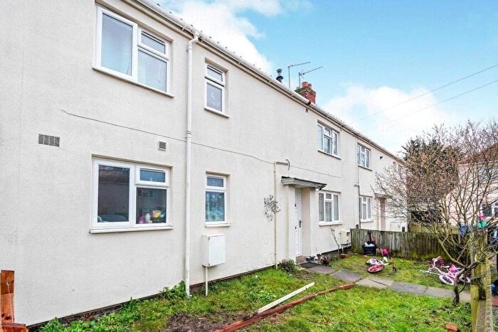 3 Bedroom Semi Detached House For Sale In Beverley Close, Norwich, Norfolk, NR5