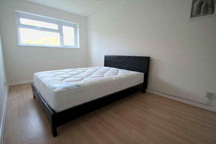 2 Bedroom Flat To Rent In Augustus Road, Edgbaston, Birmingham, B15