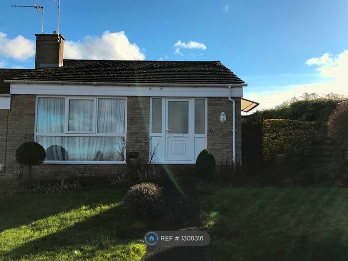 2 Bedroom Bungalow To Rent In Romsey Road, Bury St Edmunds IP33