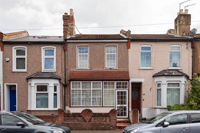 3 Bedroom House For Sale In King Edward Road, Walthamstow, E17