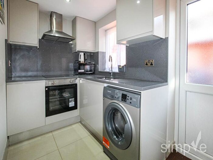 Studio To Rent In Tudor Road, Southall, Middlesex, UB1