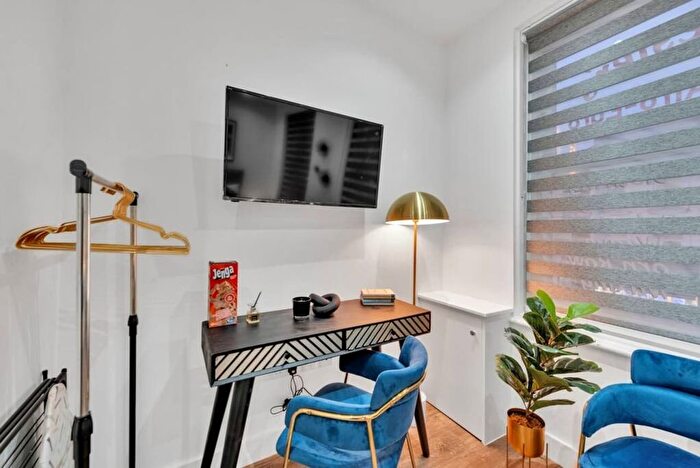 1 Bedroom Studio To Rent In Broadway, London, W13