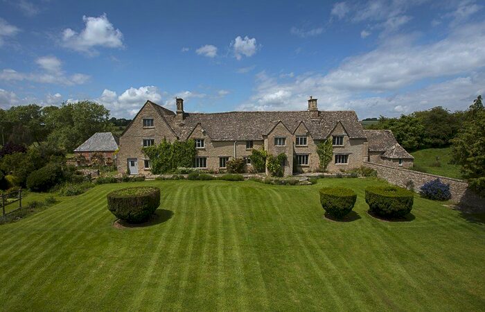 8 Bedroom Country House For Sale In Ascott-Under-Wychwood, Chipping Norton, Oxfordshire, OX7