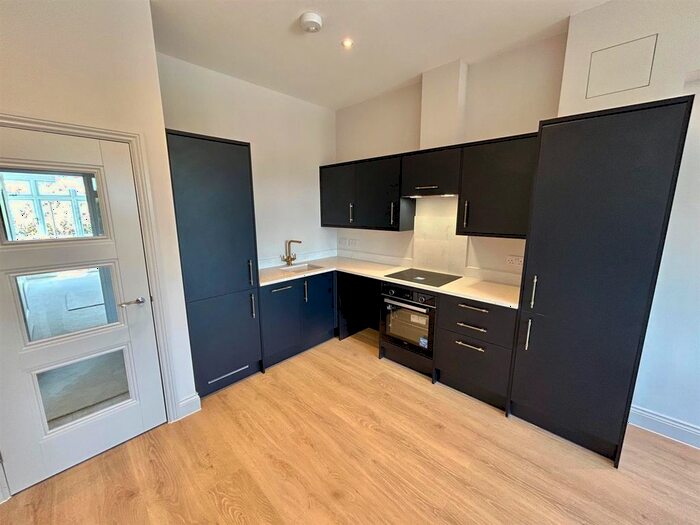 2 Bedroom Flat To Rent In The Walk, Hornchurch, RM11