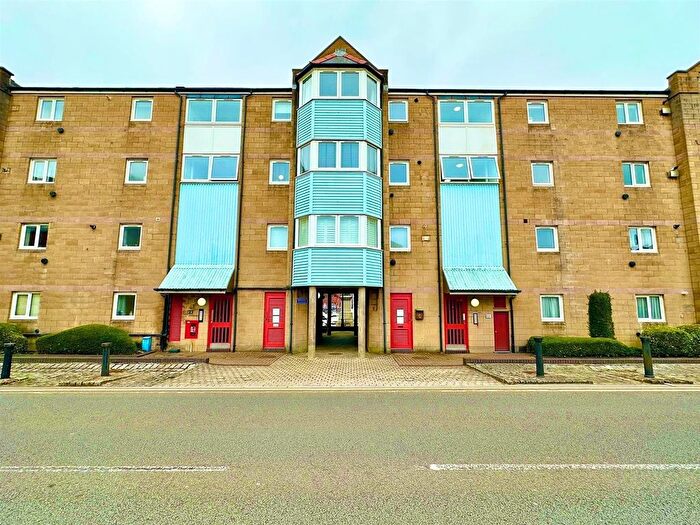 1 Bedroom Flat For Sale In Ferrara Square, Maritime Quarter Marina, Swansea, SA1