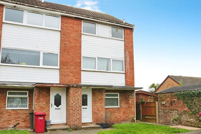 2 Bedroom Flat For Sale In Harrogate Court, Langley, SL3