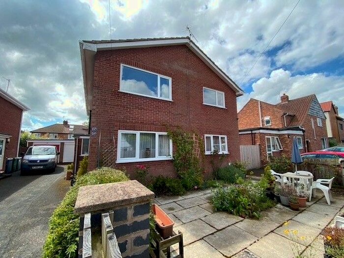 2 Bedroom Flat To Rent In Derwent Road, Fulford, York, YO10