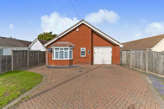 3 Bedroom Bungalow To Rent In Burrs Road, Great Clacton, Essex, CO15