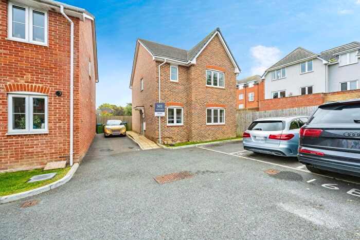 4 Bedroom Detached House To Rent In Redbury Drive, Park Gate, Southampton, SO31