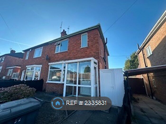 3 Bedroom Semi-Detached House To Rent In Berridge Lane, Leicester, LE4