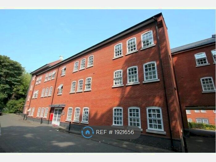 2 Bedroom Flat To Rent In Albany Gardens, Colchester, CO2