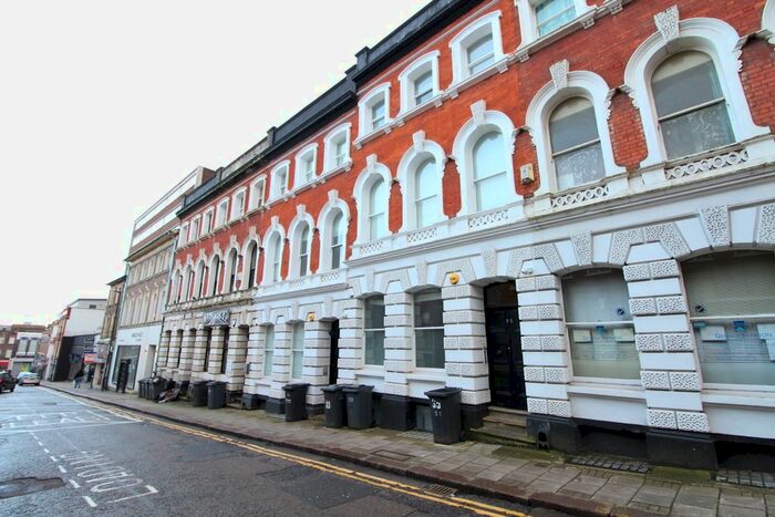 2 Bedroom Flat To Rent In King Street, Luton, LU1