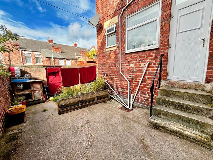 2 Bedroom Flat For Sale In Fern Dene Road, Bensham, Gateshead, NE8